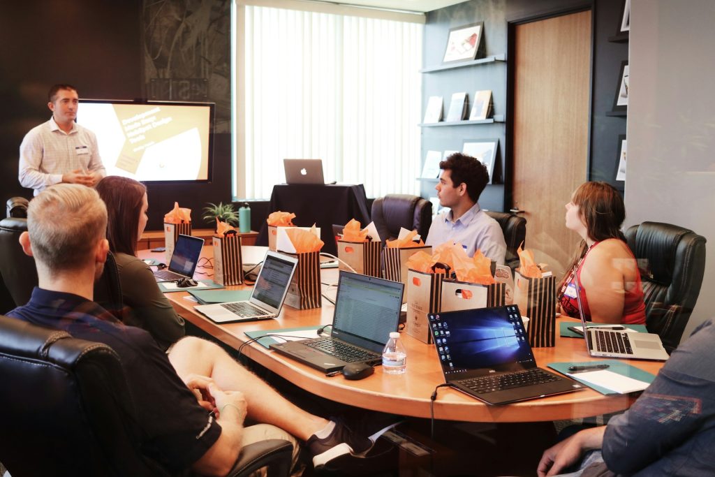 what does a strategy consultant do